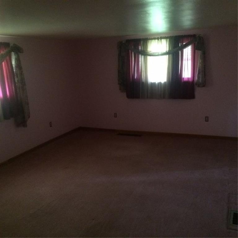 845 Seabright Road McDonald, PA 15057 - Photo 4 of 17 Family room