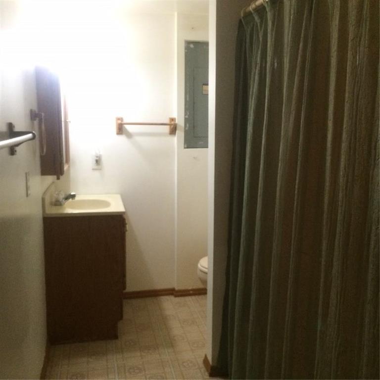 845 Seabright Road McDonald, PA 15057 - Photo 9 of 17 bathroom