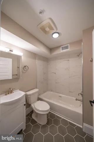 $1,825 | 29 East Gay Street, Unit 4, West Chester, PA 19380