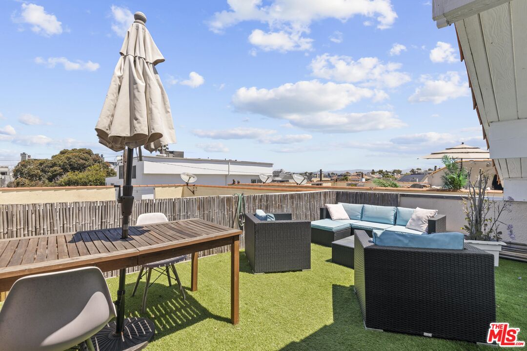 25 Spinnaker Street, Unit 12 Marina del Rey, CA 90292 - Photo 17 of 29 a view of a lake with couches