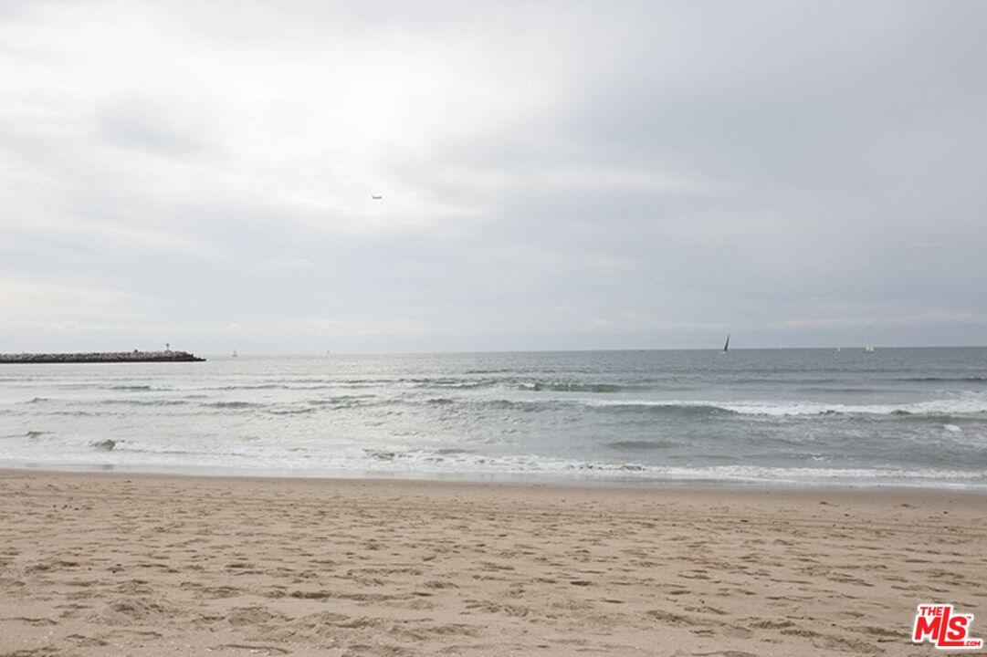25 Spinnaker Street, Unit 12 Marina del Rey, CA 90292 - Photo 29 of 29 a view of ocean view