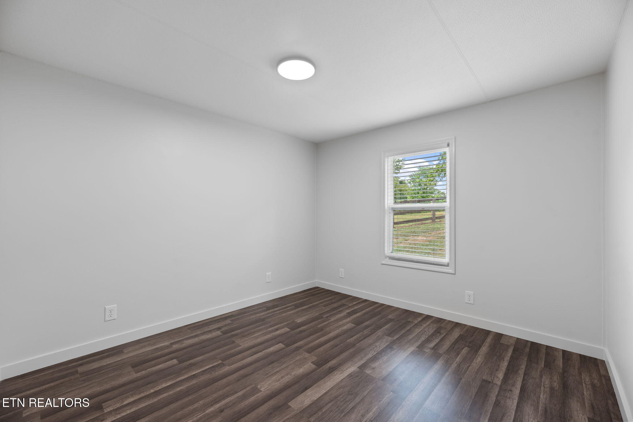 9906 Heiskell Road Heiskell, TN 37754 - Photo 17 of 40 17-web-or-mls-Hskll9906 (105)