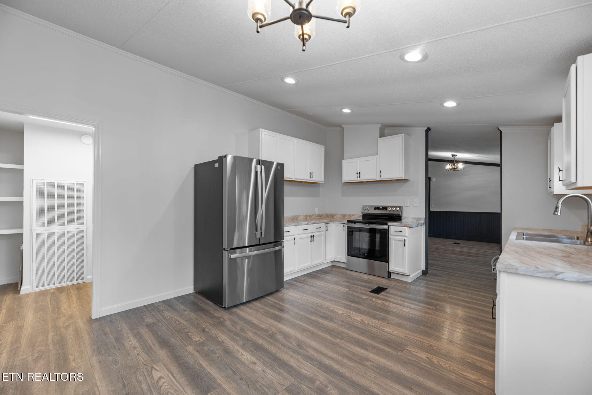 9906 Heiskell Road Heiskell, TN 37754 - Photo 8 of 40 8-web-or-mls-Hskll9906 (78)