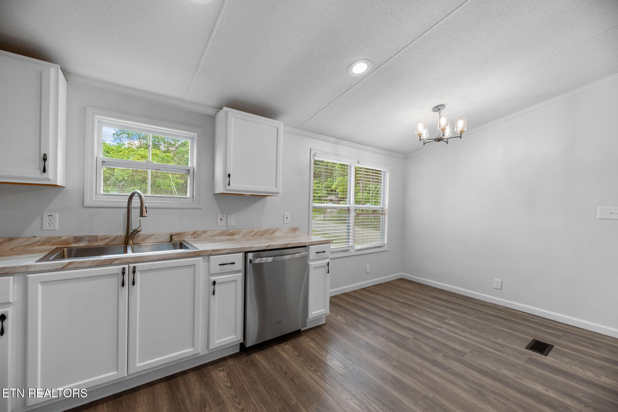 9906 Heiskell Road Heiskell, TN 37754 - Photo 9 of 40 9-web-or-mls-Hskll9906 (81)