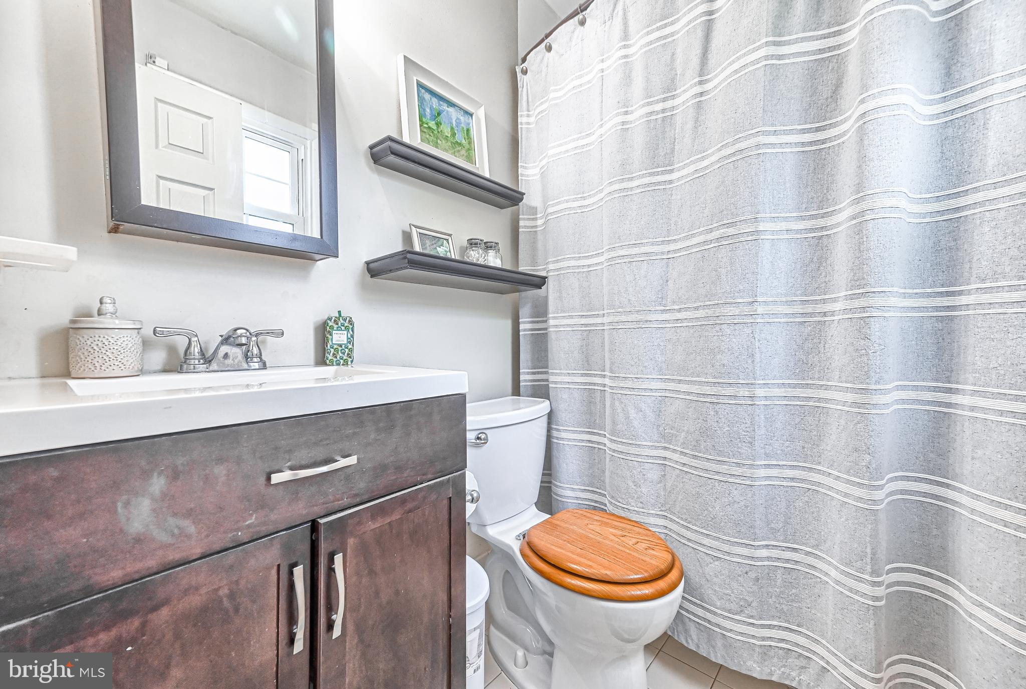 644 Uniontown Road Westminster, MD 21158 - Photo 17 of 36 Primary bath