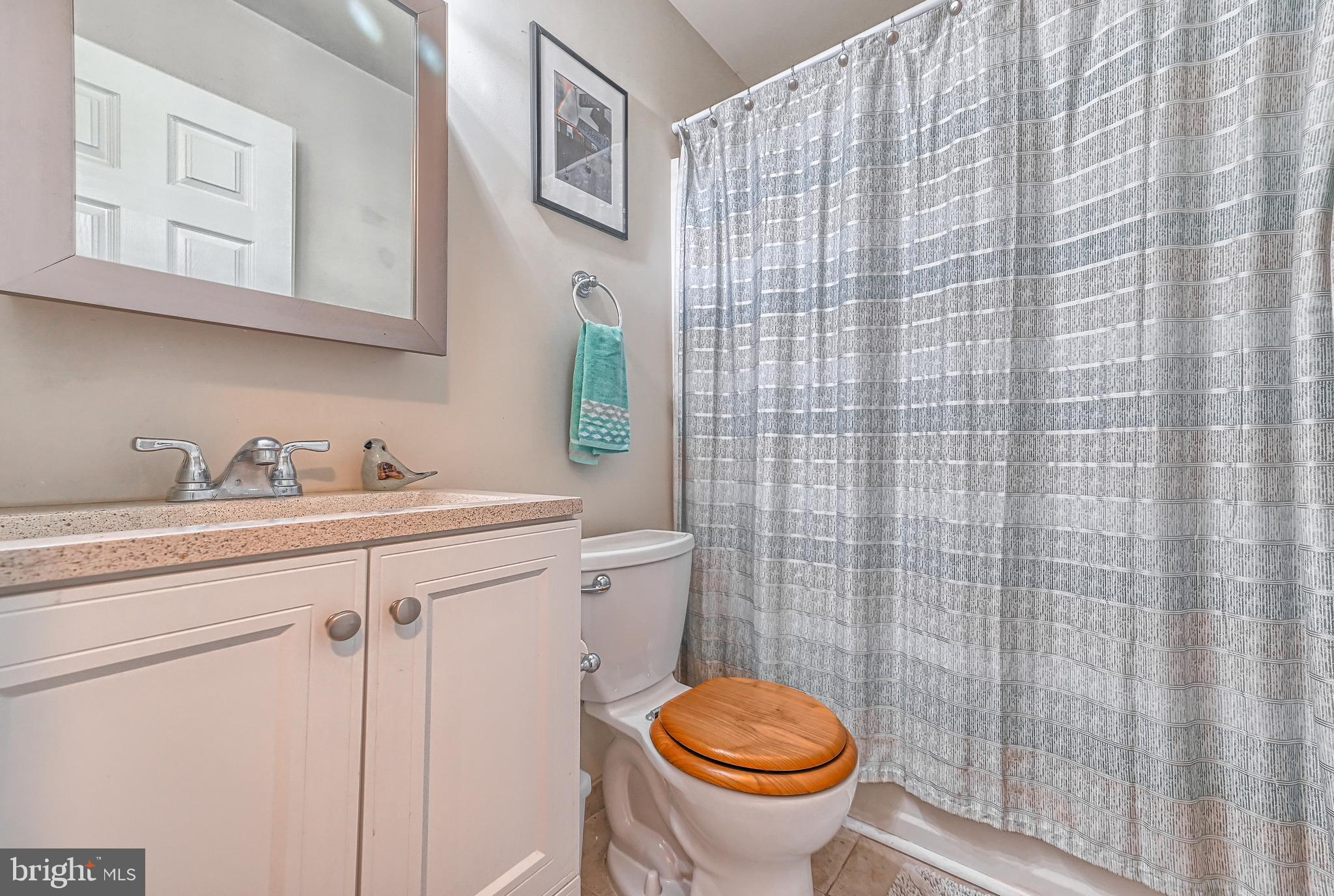 644 Uniontown Road Westminster, MD 21158 - Photo 23 of 36 Guest bath 2nd floor