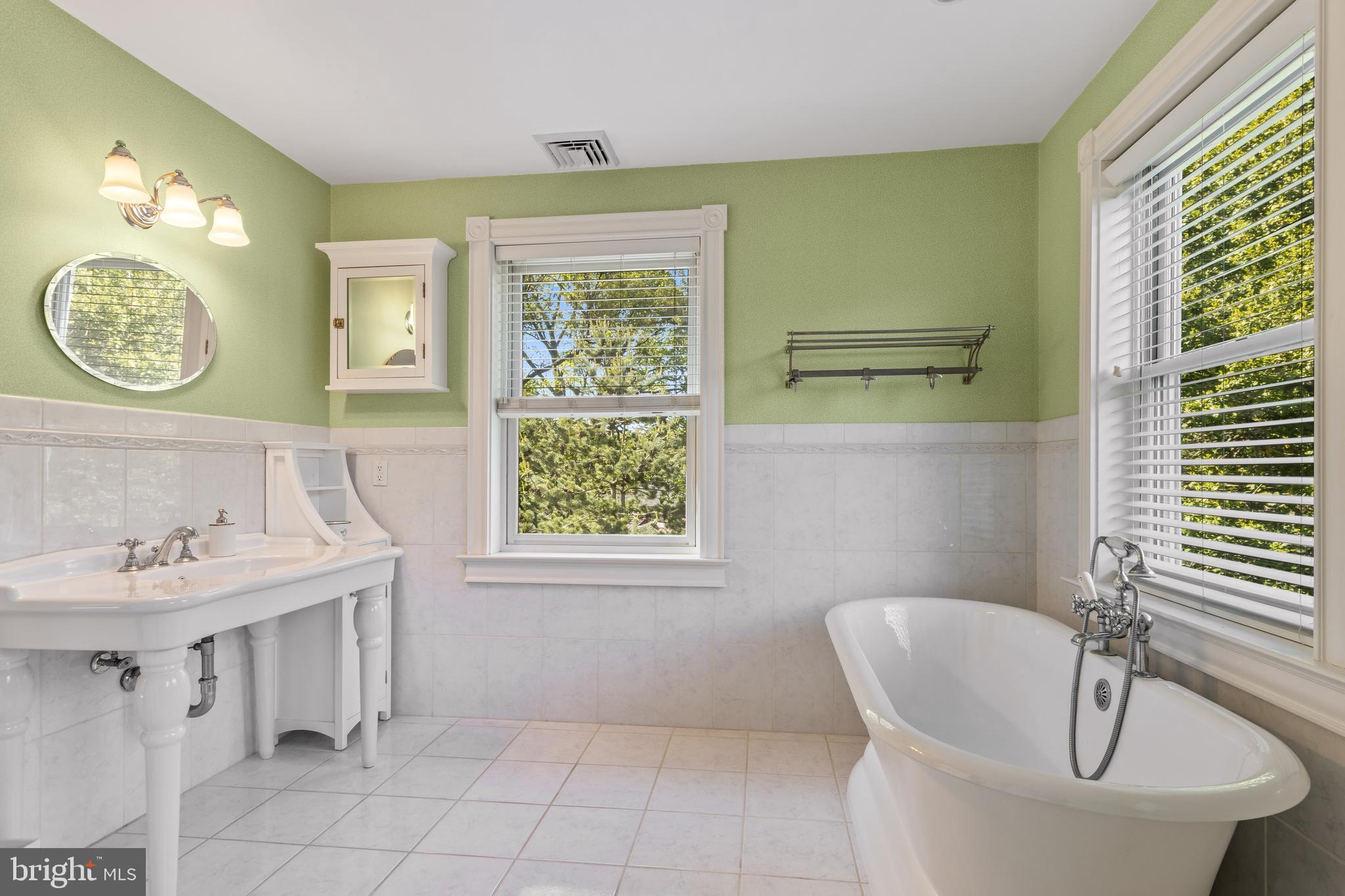 301 Chamounix Road Wayne, PA 19087 - Photo 27 of 45 Primary Bath