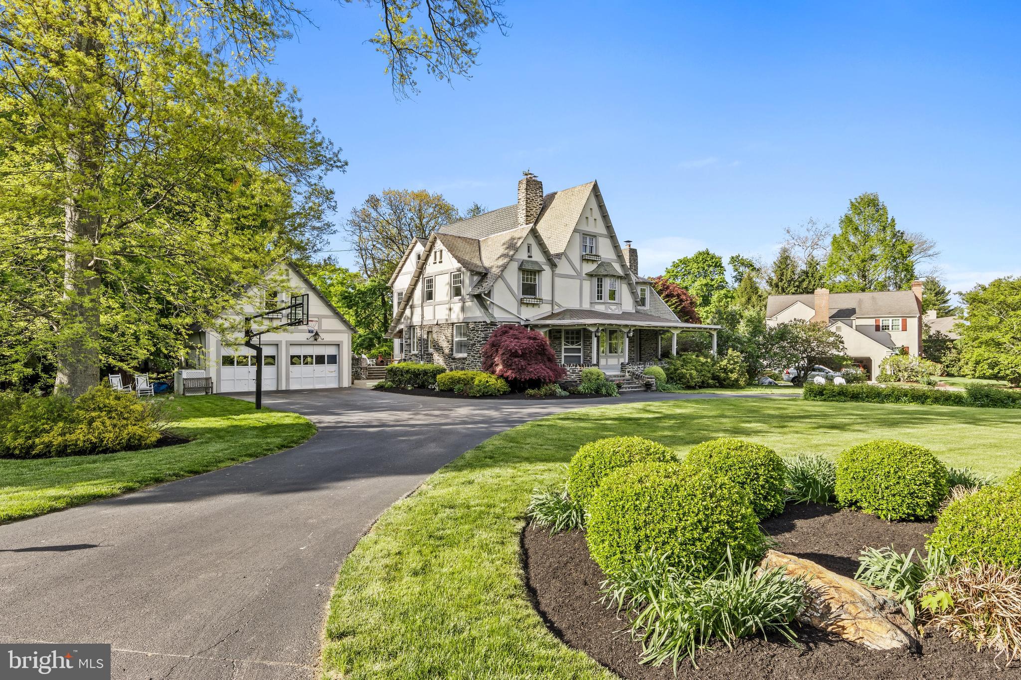 301 Chamounix Road Wayne, PA 19087 - Photo 3 of 45
