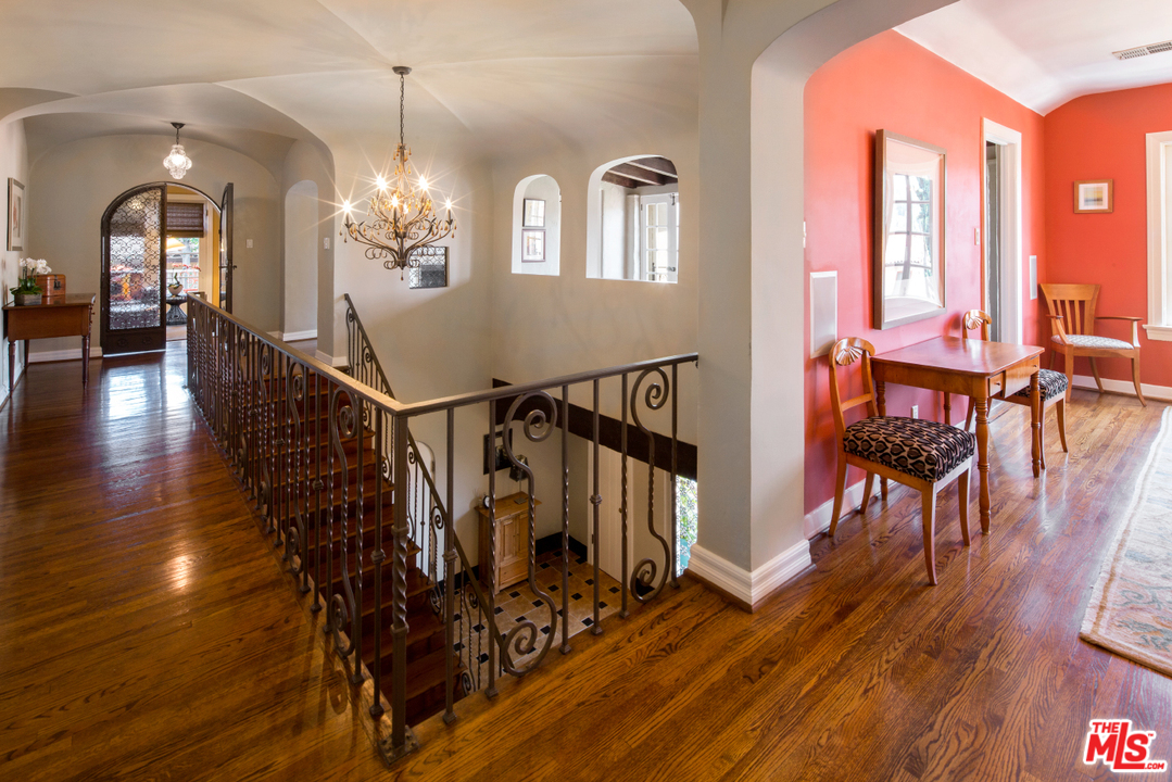 6861 Iris Circle Los Angeles, CA 90068 - Photo 6 of 41