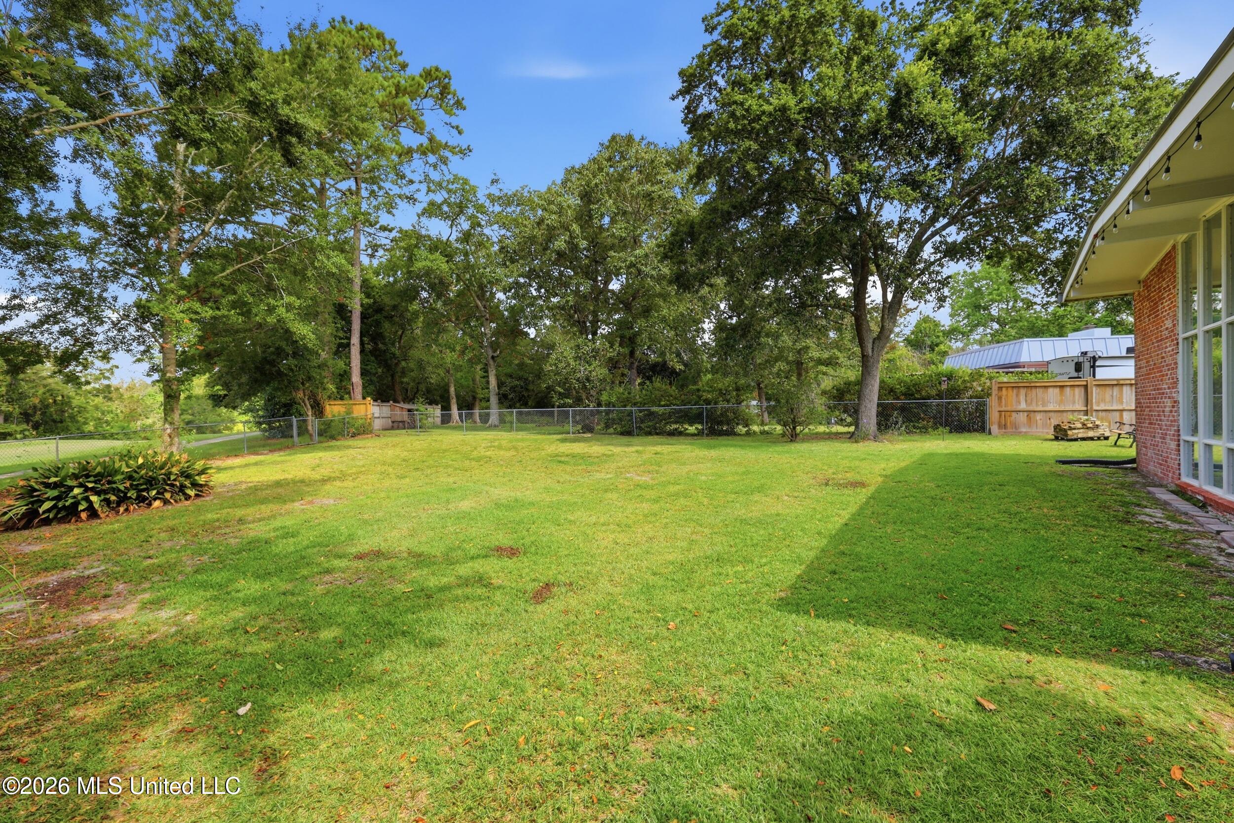 6109 Ridge Road Ocean Springs, MS 39564 - Photo 34 of 39 57_r6__9177