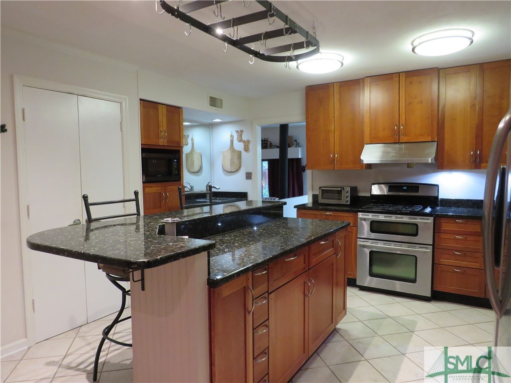 1 Clarendon Road Savannah, GA 31410 - Photo 6 of 33