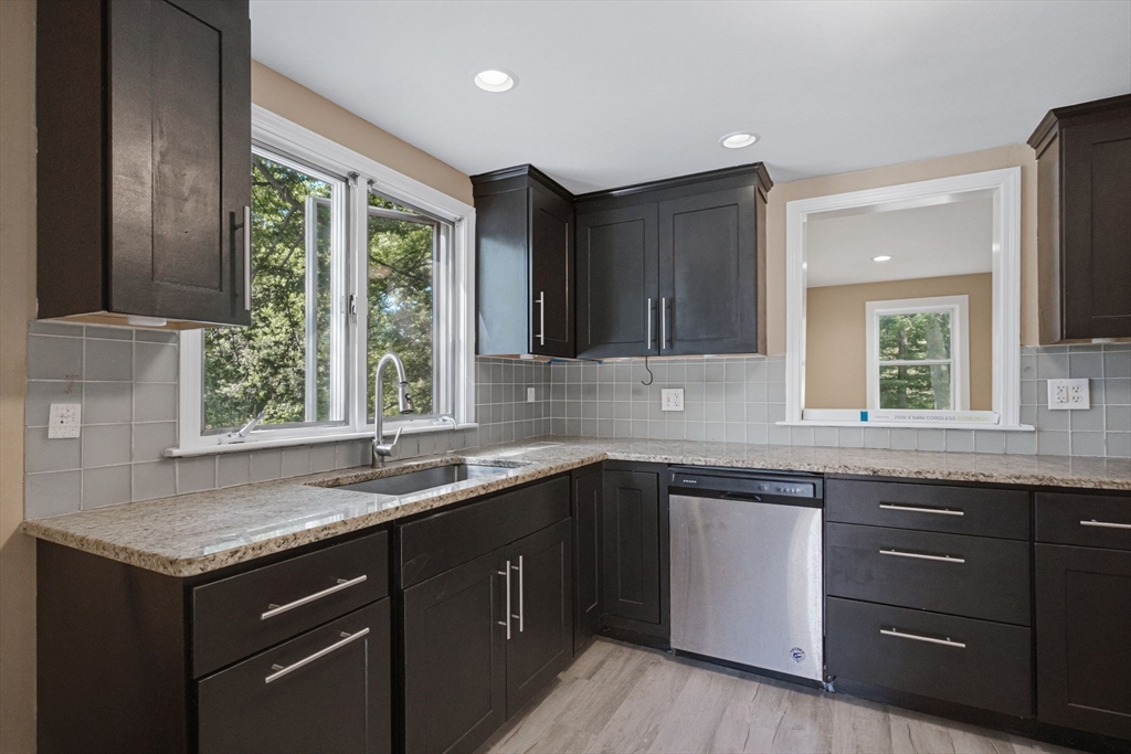 70 Riverside Avenue Attleboro, MA 02703 - Photo 4 of 42