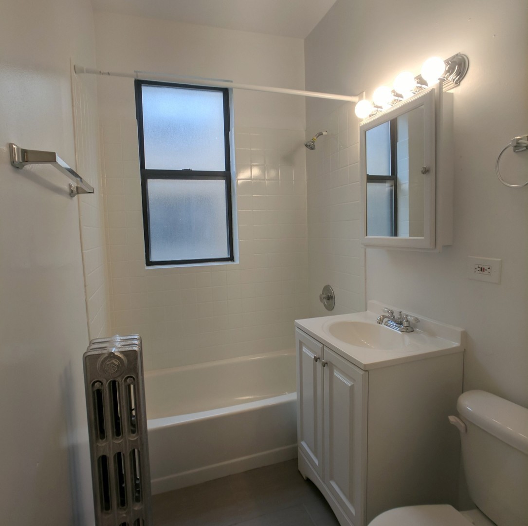 1532 North Kedzie Avenue, Unit 1F Chicago, IL 60651 - Photo 12 of 13