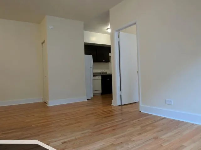 $1,450 | 1532 North Kedzie Avenue, Unit 1F, Chicago, IL 60651