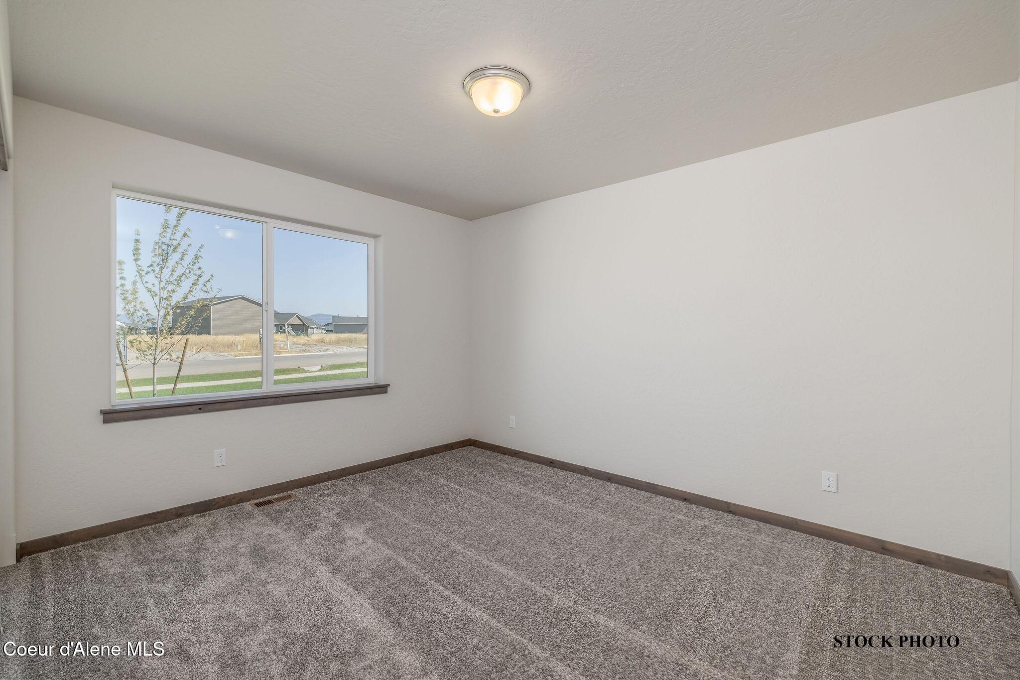 11989 North Lennon Lane Rathdrum, ID 83858 - Photo 15 of 23 16 Guest Bed 1