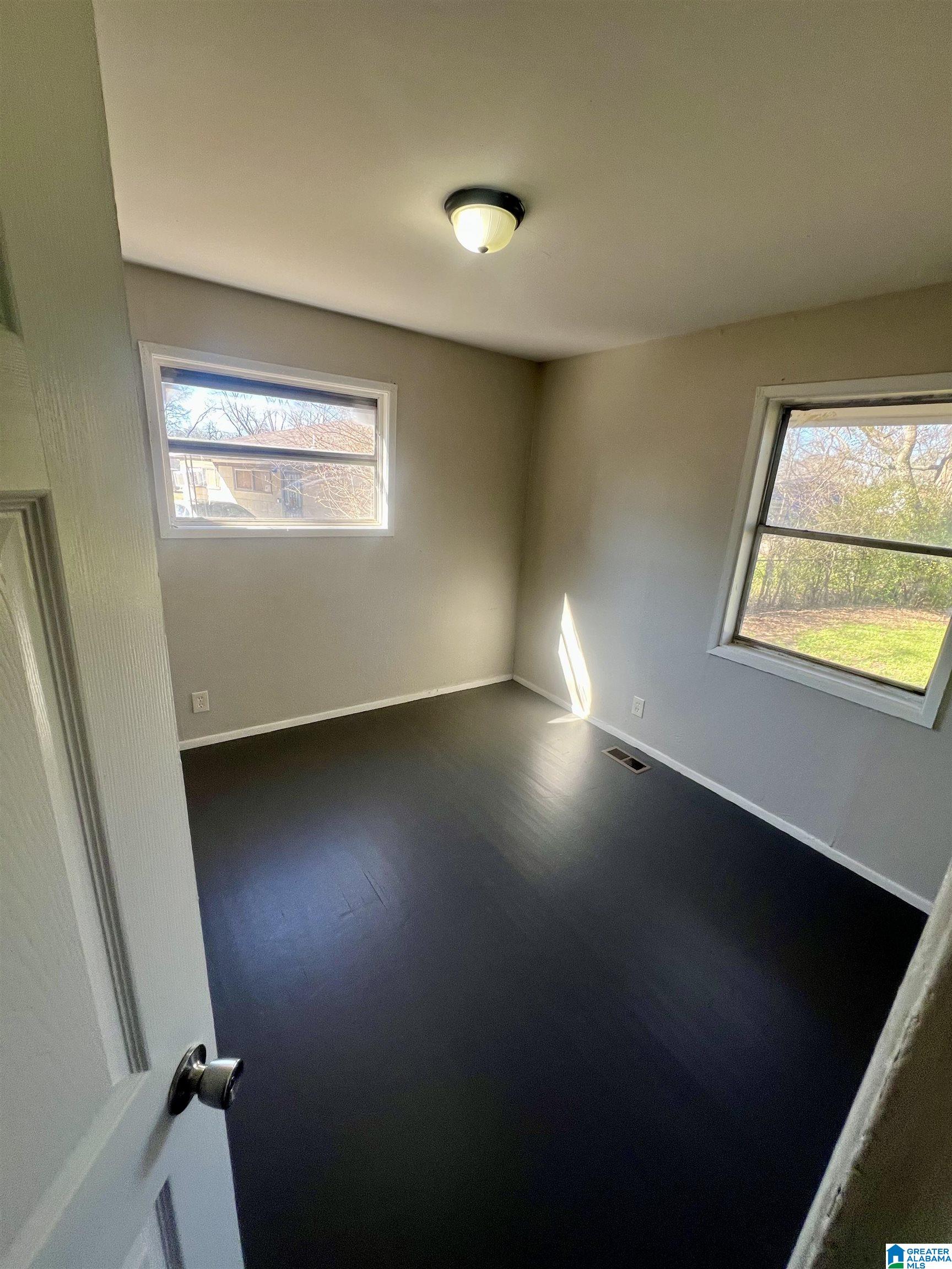 2724 Lee Avenue Southwest Birmingham, AL 35211 - Photo 8 of 11