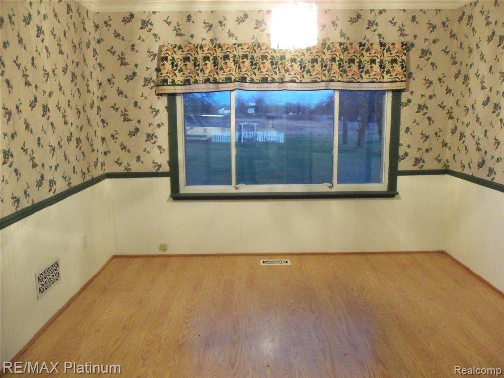 7600 Sharpe Road Fowlerville, MI 48836 - Photo 4 of 17 Dining Room