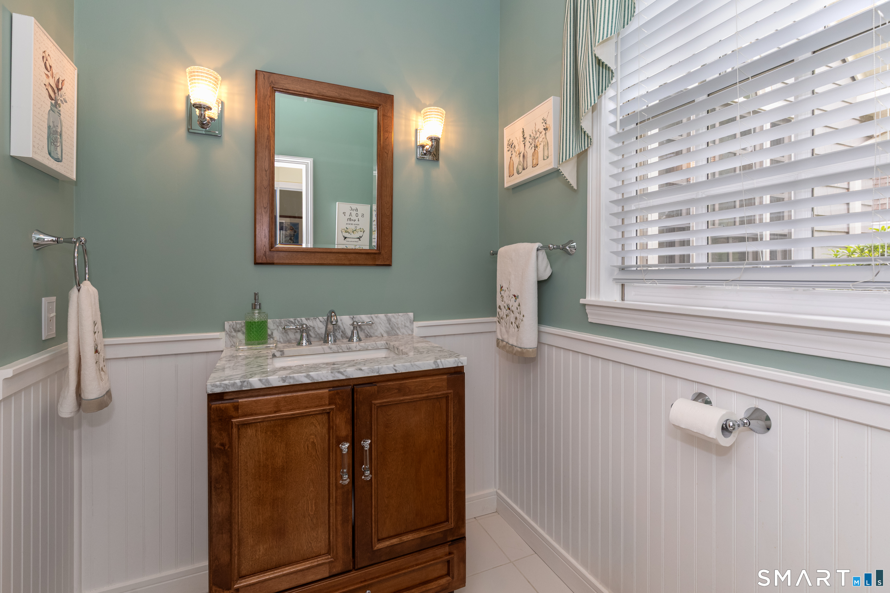 33 Old Field Hill Road, Unit 4 Southbury, CT 06488 - Photo 13 of 30 First Floor Bathroom