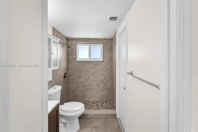 $1,950 | 7820 Camino Real, Unit J316, Miami, FL 33143