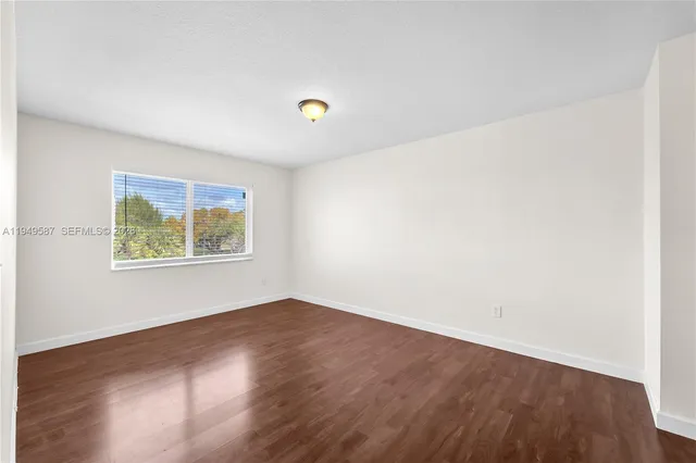 $1,950 | 7820 Camino Real, Unit J316, Miami, FL 33143