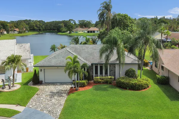 $600,000 | 86 Las Brisas, Boynton Beach, FL 33426