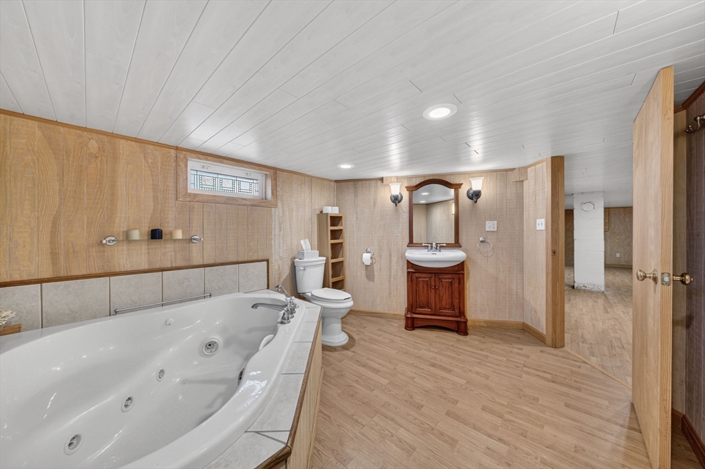 871 Sconticut Neck Road Fairhaven, MA 02719 - Photo 28 of 42 Gallery Image 28