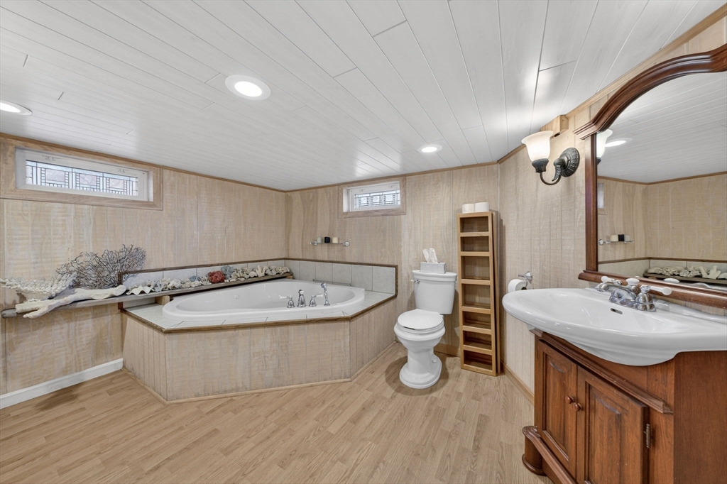 871 Sconticut Neck Road Fairhaven, MA 02719 - Photo 29 of 42 Gallery Image 29