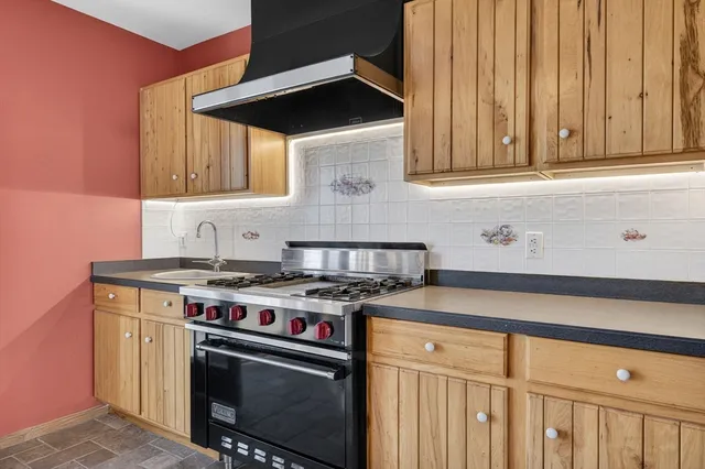 $679,900 | 871 Sconticut Neck Road, Fairhaven, MA 02719