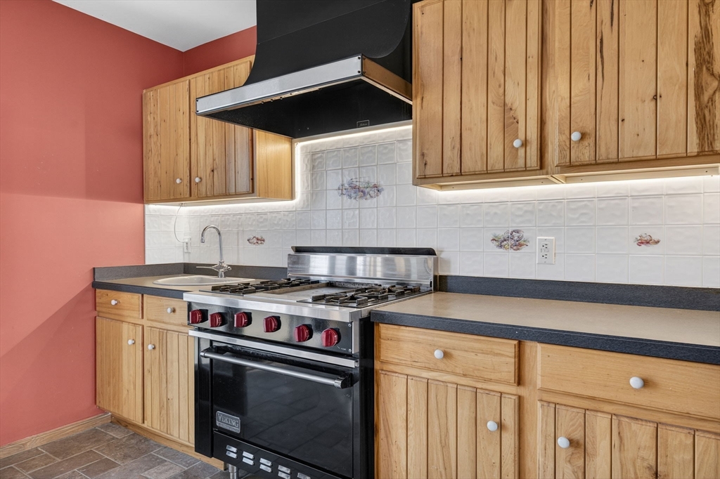 871 Sconticut Neck Road Fairhaven, MA 02719 - Photo 8 of 42 Gallery Image 8