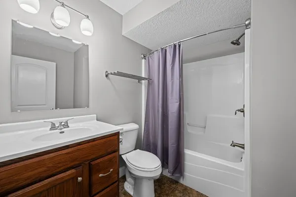 $275,000 | 5118 North Division Street, Davenport, IA 52806
