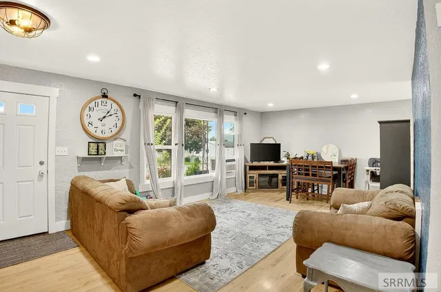 $425,000 | 775 Pierce Avenue, American Falls, ID 83211