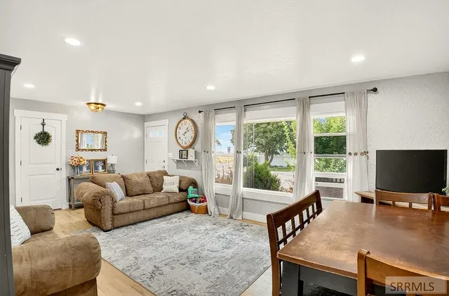 $425,000 | 775 Pierce Avenue, American Falls, ID 83211