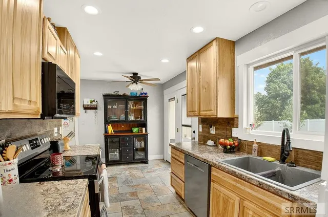 $425,000 | 775 Pierce Avenue, American Falls, ID 83211