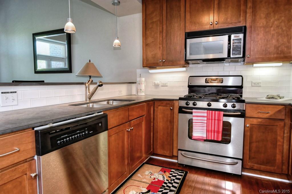 3920 Sharon Road, Unit 202 Charlotte, NC 28211 - Photo 5 of 24 Gallery Image 5