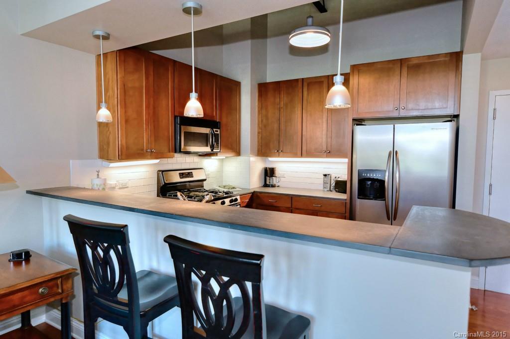 3920 Sharon Road, Unit 202 Charlotte, NC 28211 - Photo 6 of 24 Gallery Image 6