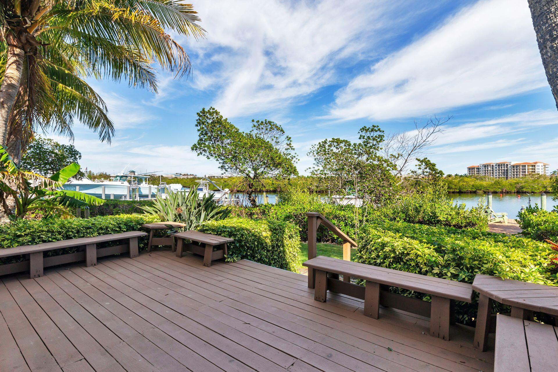 17184 Bay Street Jupiter, FL 33477 - Photo 11 of 46 30