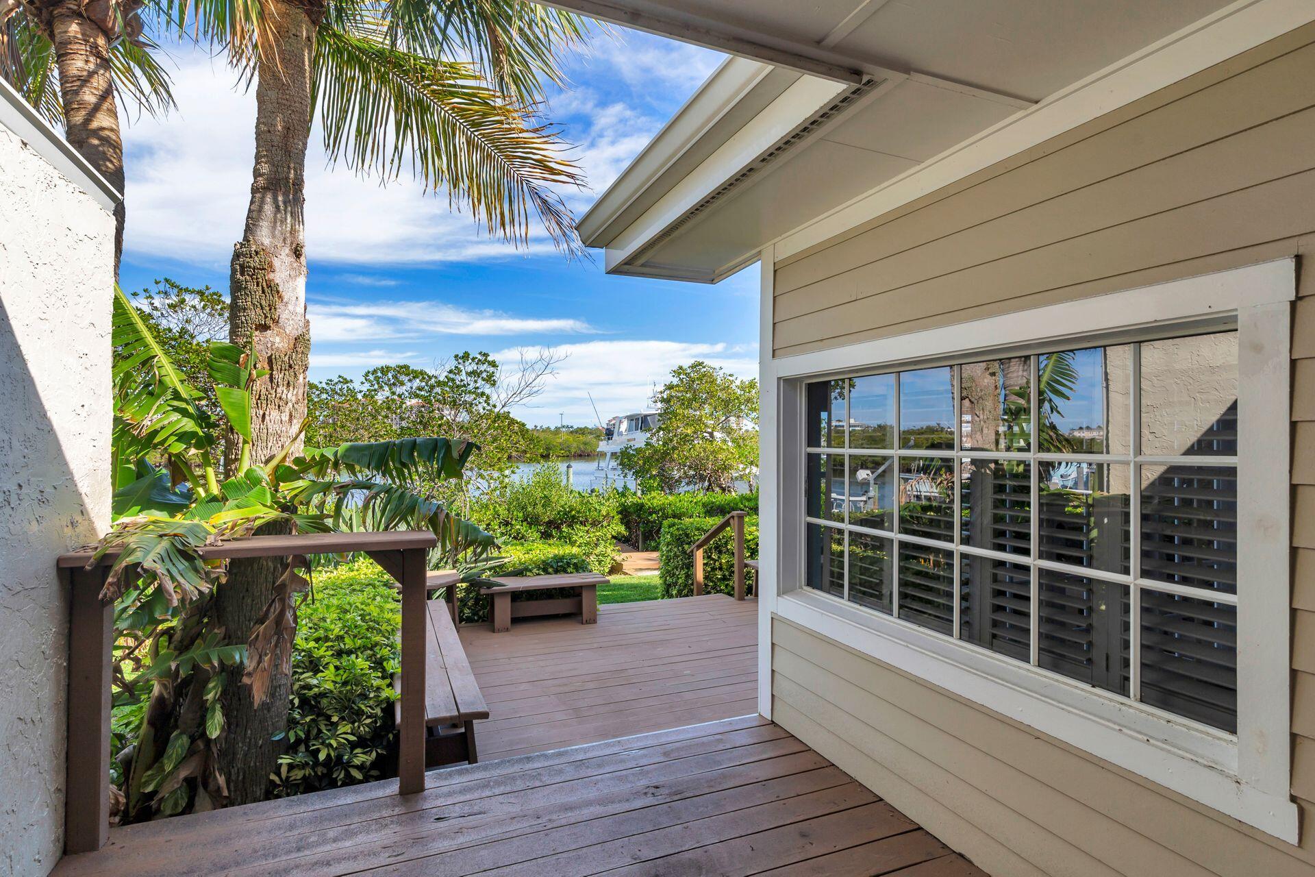 17184 Bay Street Jupiter, FL 33477 - Photo 24 of 46 27