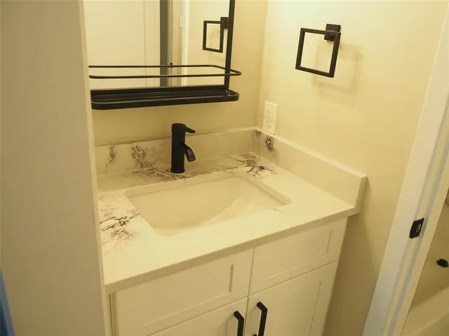 $1,650 | 962 South Weatherred Drive, Richardson, TX 75080