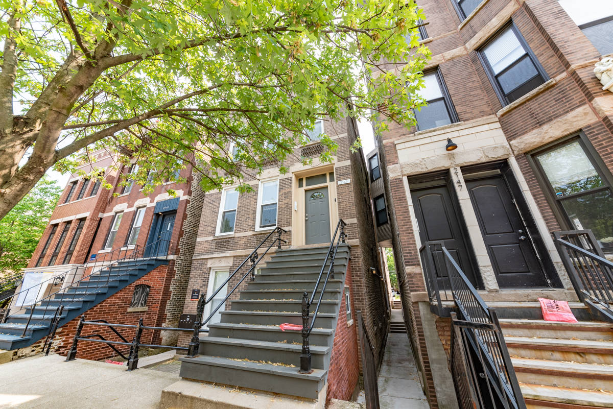 a view of an outdoor space