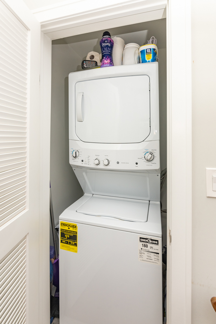 2145 West Webster Avenue, Unit 2 Chicago, IL 60647 - Photo 11 of 13 a utility room with dryer and washer
