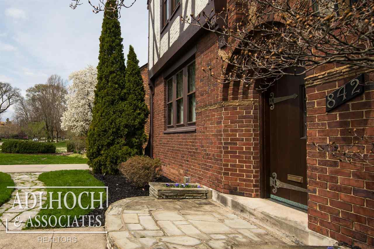 842 Pemberton Road Grosse Pointe Park, MI 48230 - Photo 2 of 63