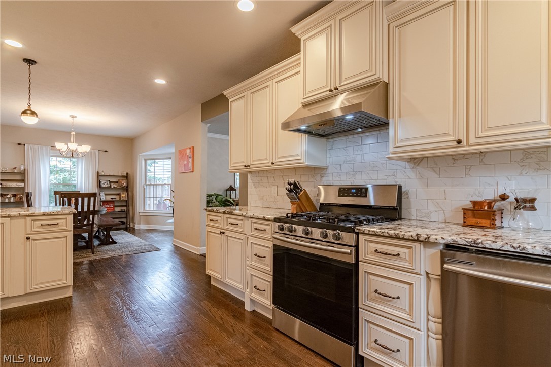 16817 Fernway Road Cleveland, OH 44120 - Photo 13 of 35