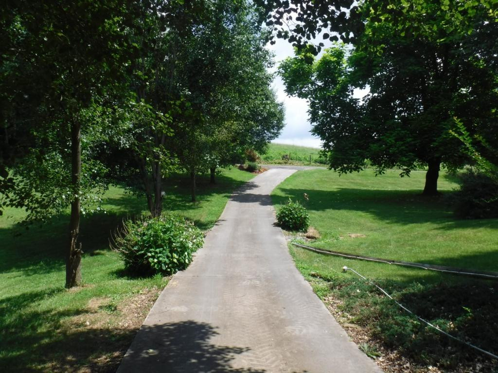 137 Copas Road Kingsport, TN 37663 - Photo 24 of 36 Photo 24