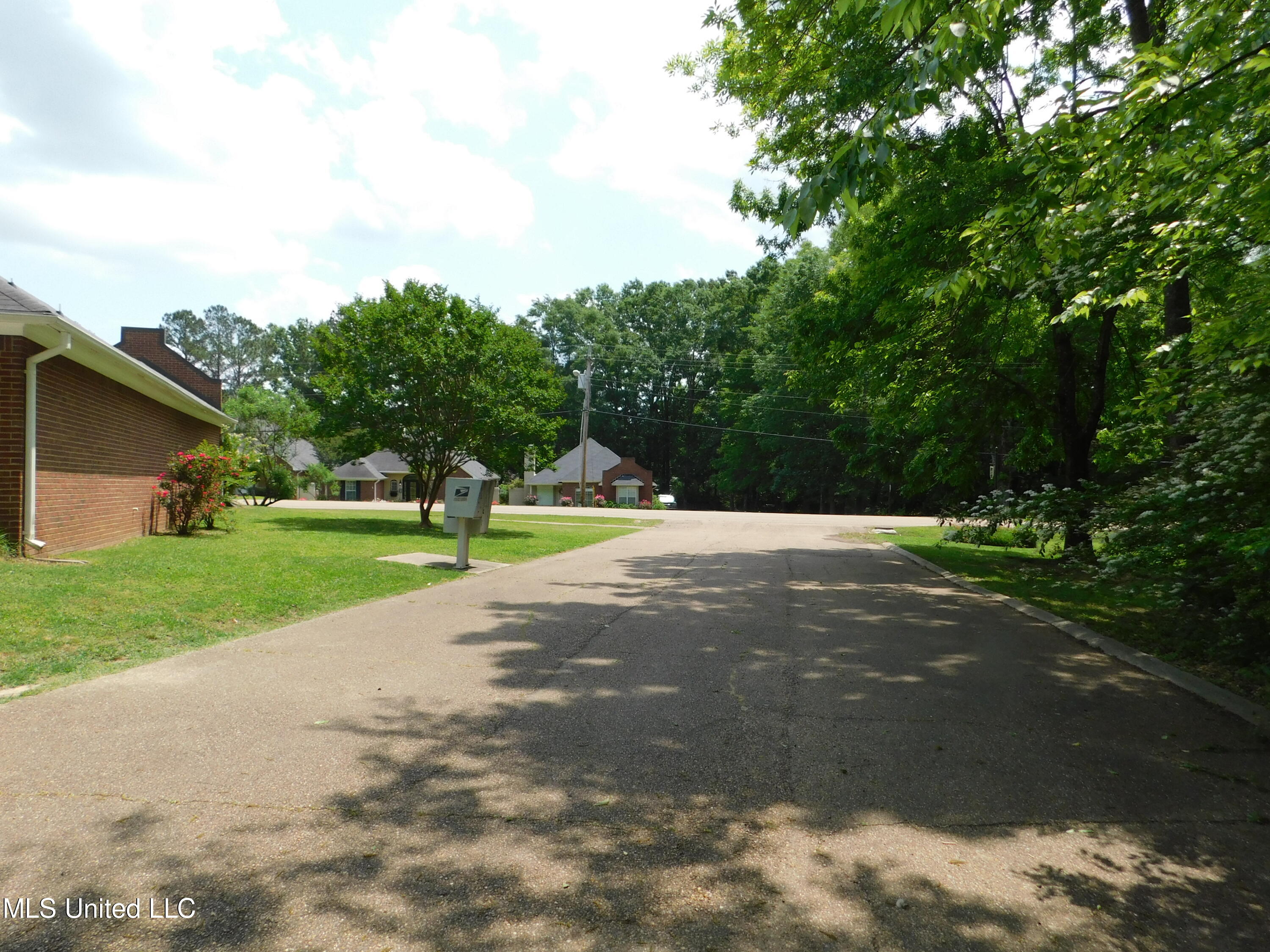 373 Post Oak Road Madison, MS 39110 - Photo 31 of 31 DSCN3711