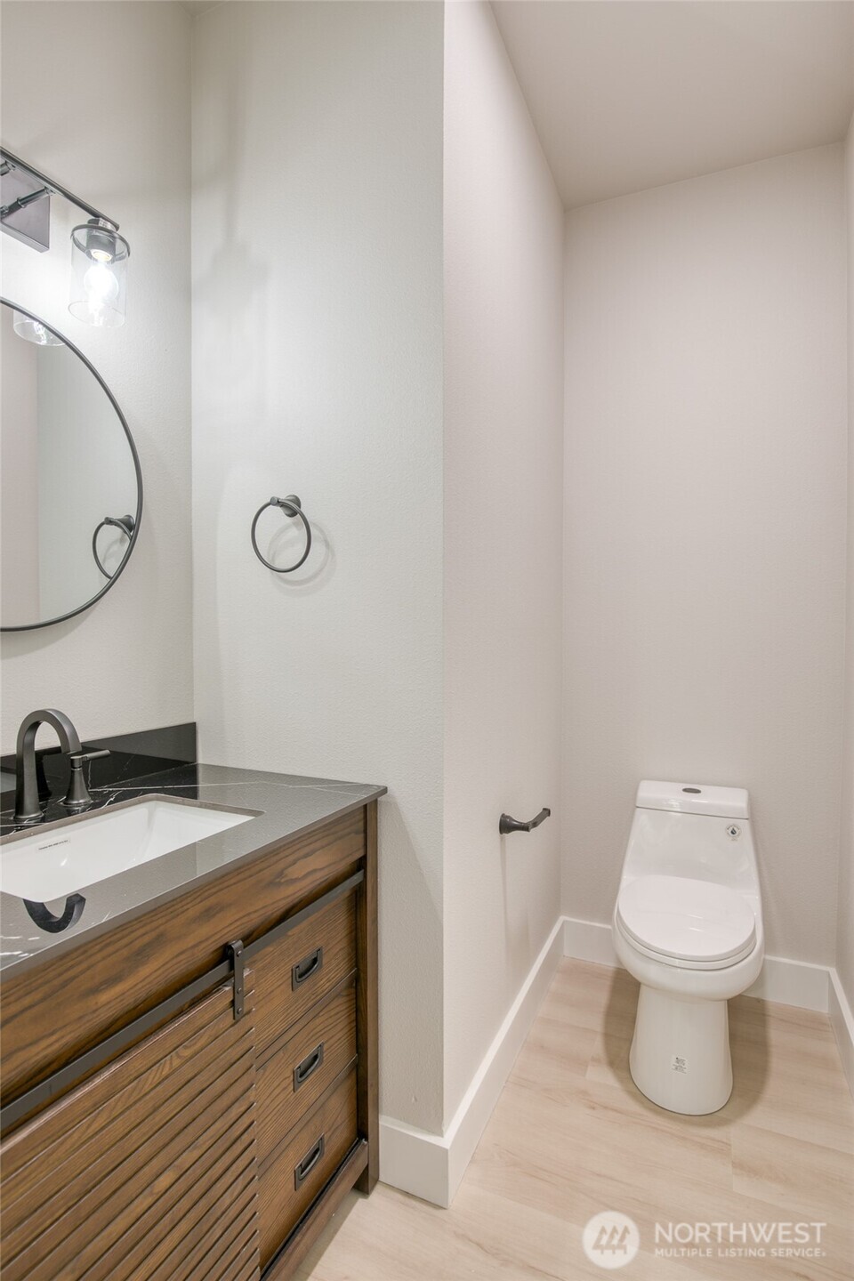 1408 Grays Pointe Lane Aberdeen, WA 98520 - Photo 6 of 32