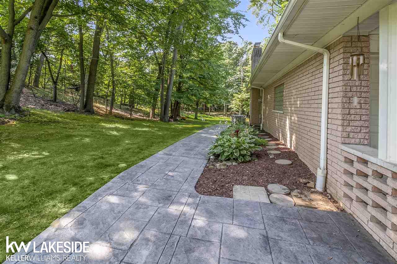 1294 Concord Road Rochester Hills, MI 48309 - Photo 9 of 58