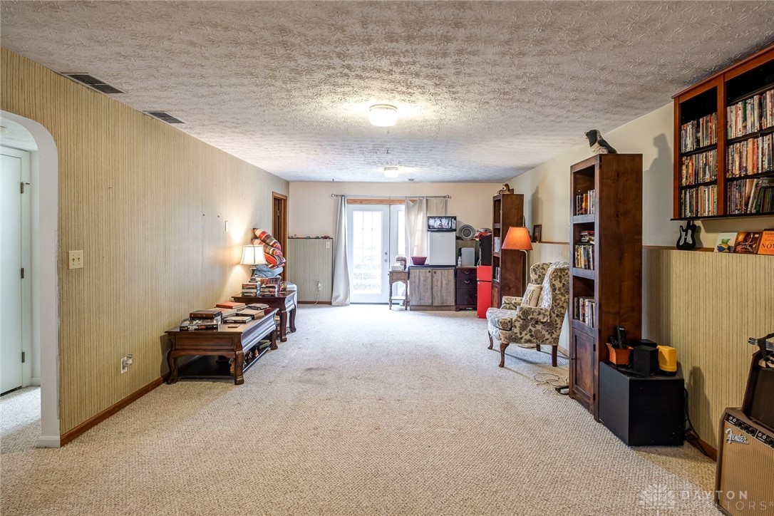 423 North Alpha Bellbrook Road Dayton, OH 45434 - Photo 7 of 33