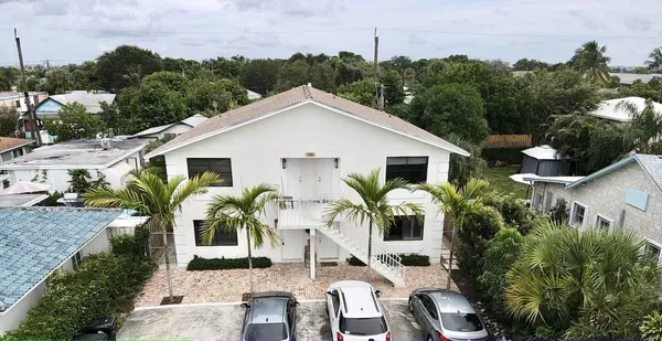 $2,200 | 324 Ocean Breeze, Unit 2, Lake Worth Beach, FL 33460