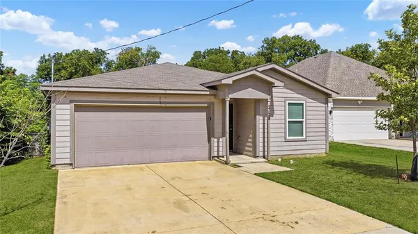 $224,900 | 2128 Rw Bivens Lane, Fort Worth, TX 76105