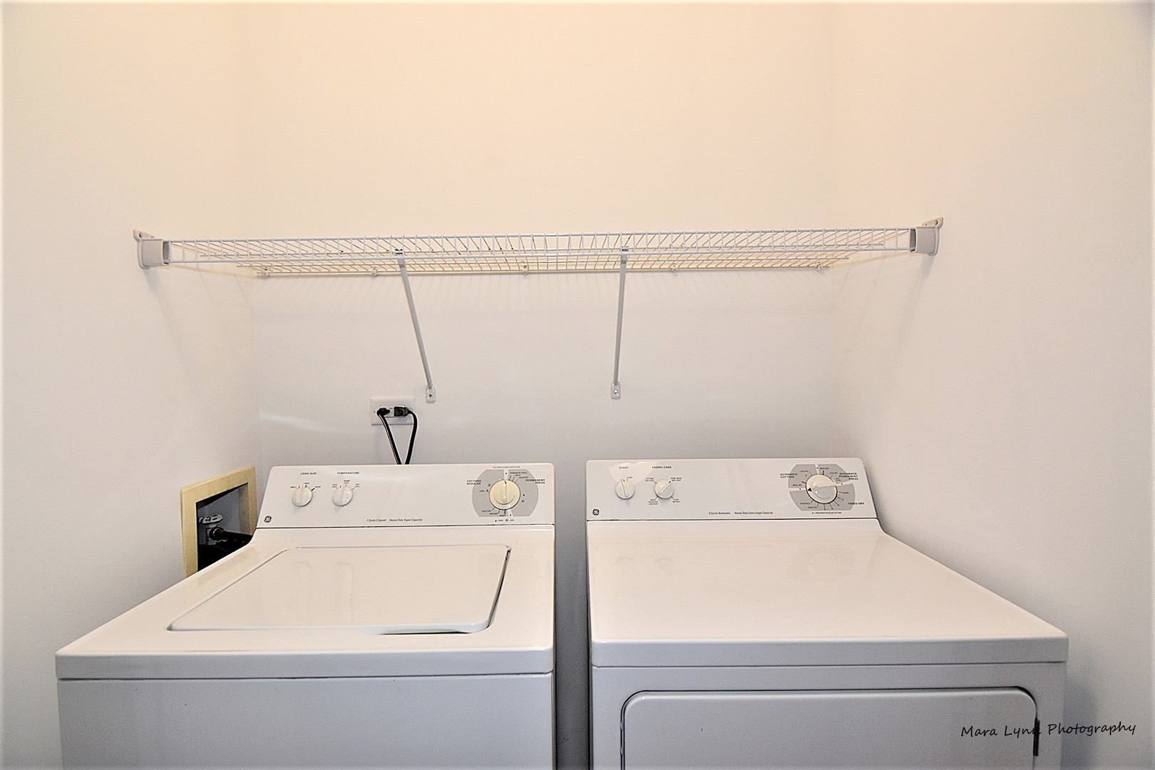 1311 West Fillmore Street, Unit B Chicago, IL 60607 - Photo 21 of 25 a utility room with dryer and washer